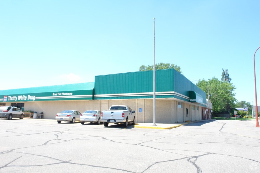 More Photos Of 1100-1214 Vermillion St, Hastings Freestanding For Lease