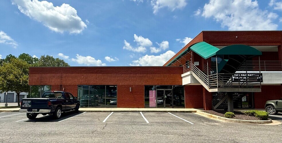More Photos Of 11750 Business Park Dr, Waldorf General Retail For Lease