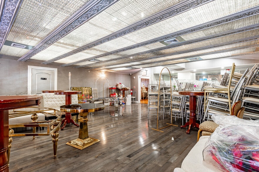 More Photos Of 404 Richmond Ter, Staten Island Specialty For Sale