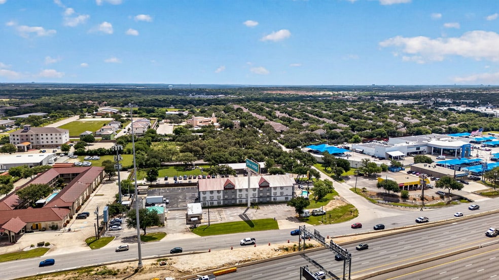 More Photos Of 5319 Casa Bella, San Antonio Hotel For Sale