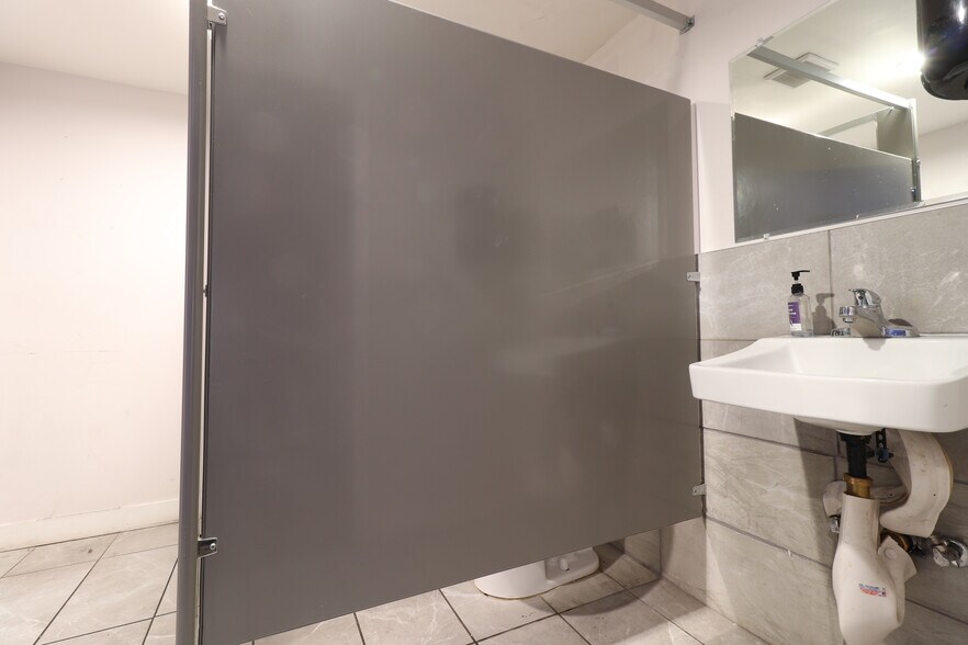 More Photos Of 110 S Garfield Ave, Montebello Medical For Sale