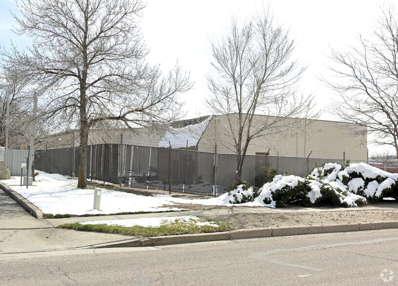 More Photos Of 955-989 Wooten Rd, Colorado Springs Warehouse For Sale
