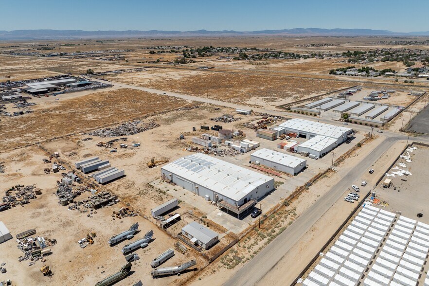 More Photos Of 1400 Orange St, Rosamond Warehouse For Lease