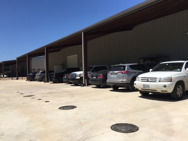 More Photos Of 12701 Lowden Ln, Manchaca Warehouse For Lease