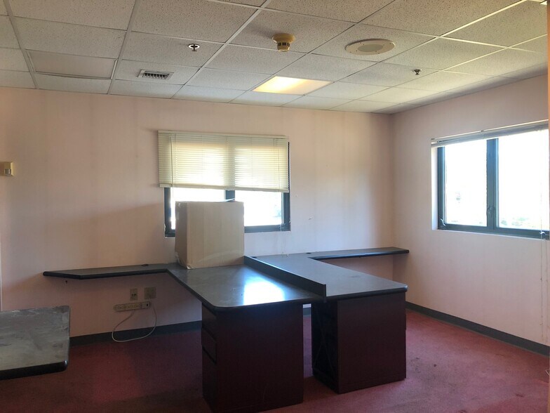 More Photos Of 385 Merrick Ave, East Meadow Medical For Sale