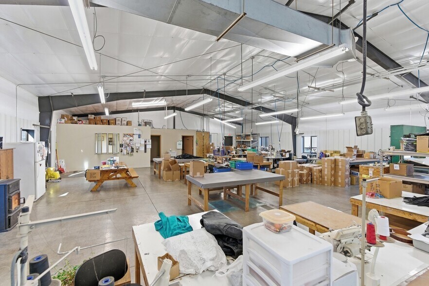 More Photos Of 1703 Laurel St, Tyndall Manufacturing For Sale