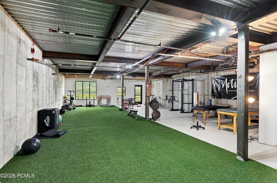 More Photos Of 4554 Forestdale Dr, Park City Light Manufacturing For Sale