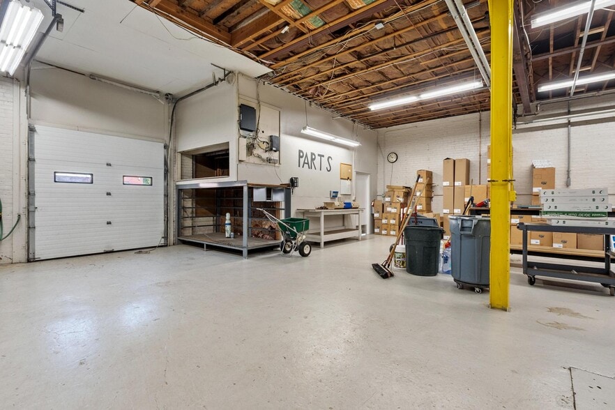 More Photos Of 19 Parker St, Clinton Industrial For Sale