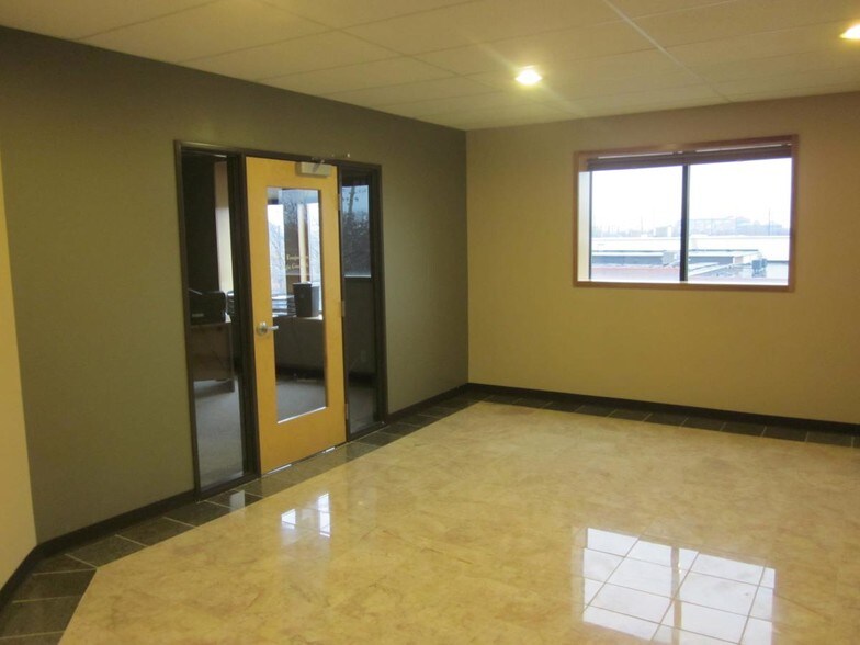 More Photos Of 55 S State Ave, Indianapolis Flex For Sale