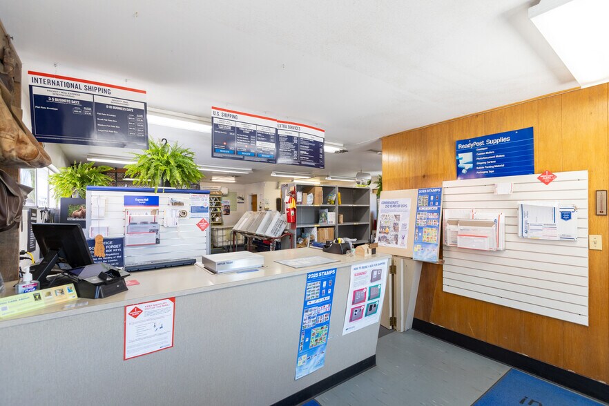 More Photos Of 96 N Main St, Dufur Post Office For Sale