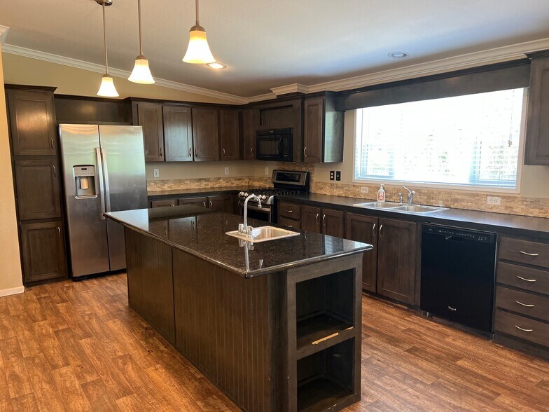 More Photos Of 149 Co 679 rd, Natalia Flex For Sale