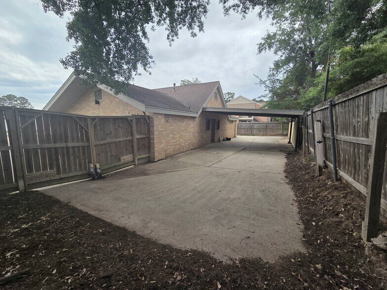 More Photos Of 2204 Sunpark Dr, Conroe Office For Sale