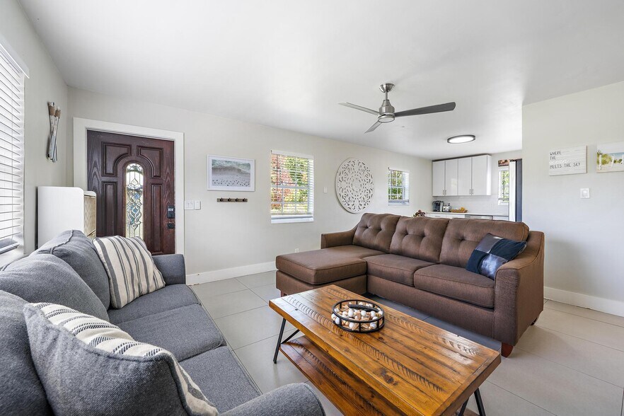 More Photos Of 940 Charles St, West Palm Beach Multifamily For Sale
