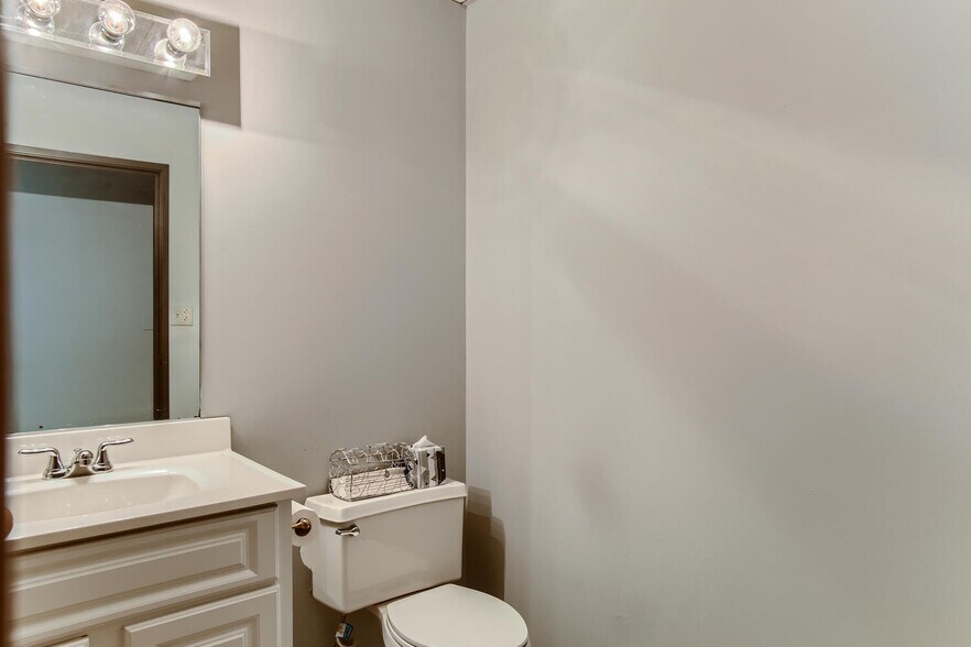 More Photos Of 415 E Golf Rd, Arlington Heights Office For Lease