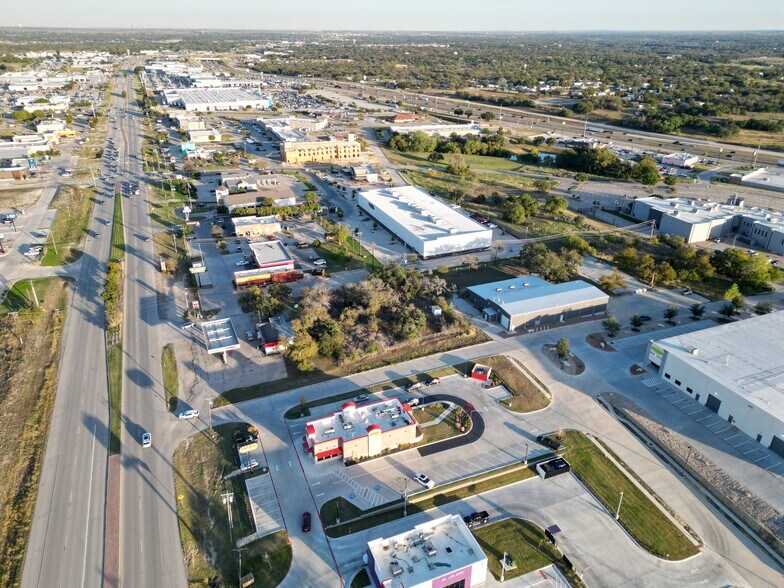 More Photos Of 2702 Fort Worth Hwy, Hudson Oaks Warehouse For Sale