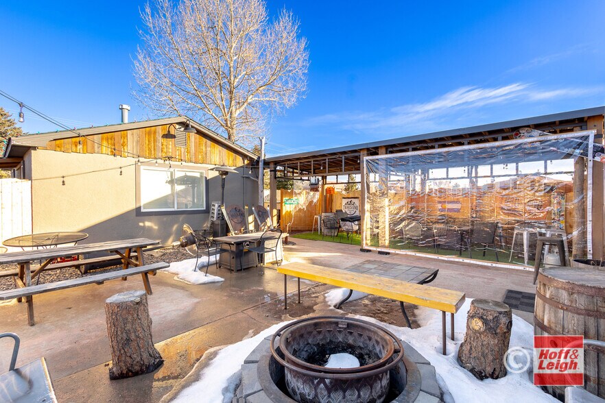 More Photos Of 252 Front St, Monument Freestanding For Sale