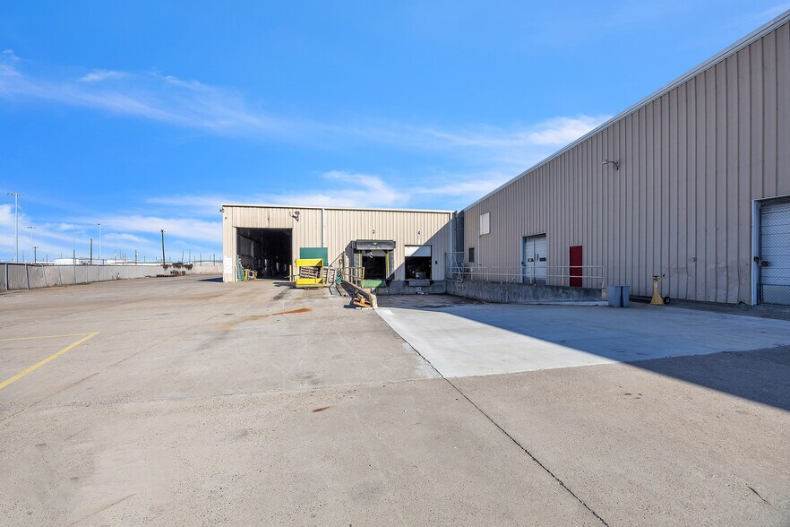 More Photos Of 4242 Baldwin Blvd, Corpus Christi Manufacturing For Sale