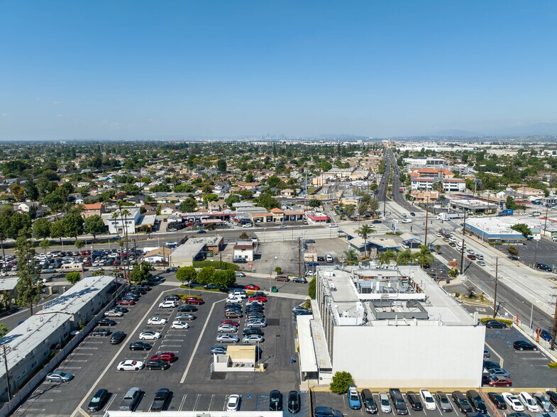 More Photos Of 9040 Telegraph Rd, Downey Medical For Lease