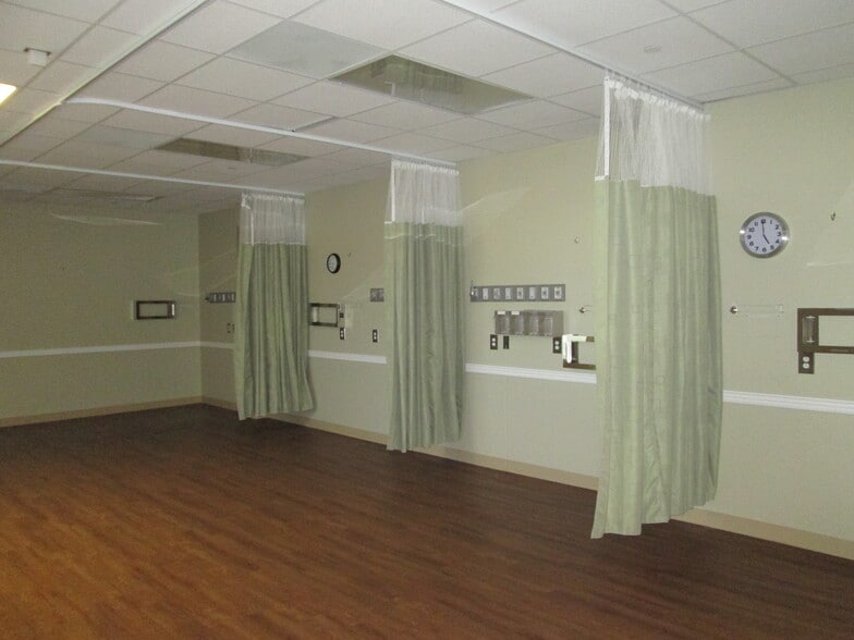 More Photos Of 6262 S Sheridan Rd, Tulsa Hospital For Sale