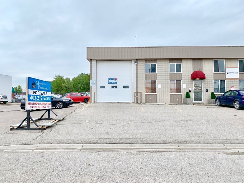 More Photos Of 915-935 48 Ave SE, Calgary Warehouse For Sale