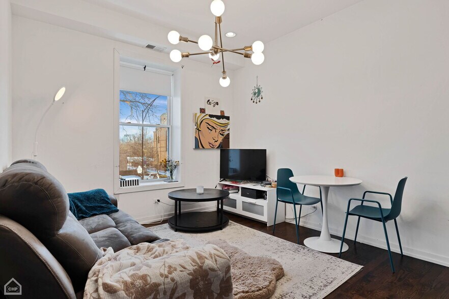 More Photos Of 2301 W Chicago Ave, Chicago Apartments For Sale