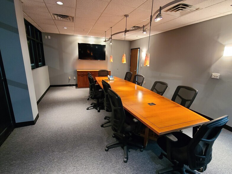 More Photos Of 1685 Terrell Mill Rd SE, Marietta Coworking Space