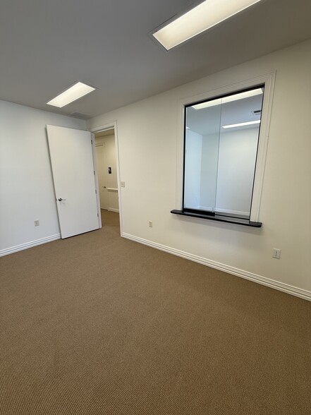 More Photos Of 455 Rice Rd, Tyler Office For Lease