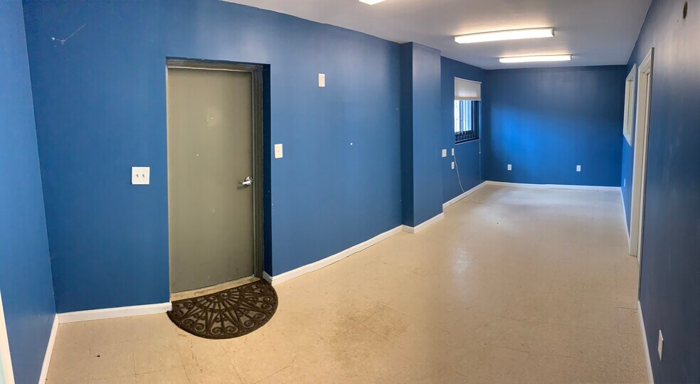 More Photos Of 473 Washington Ave, North Haven Manufacturing For Lease