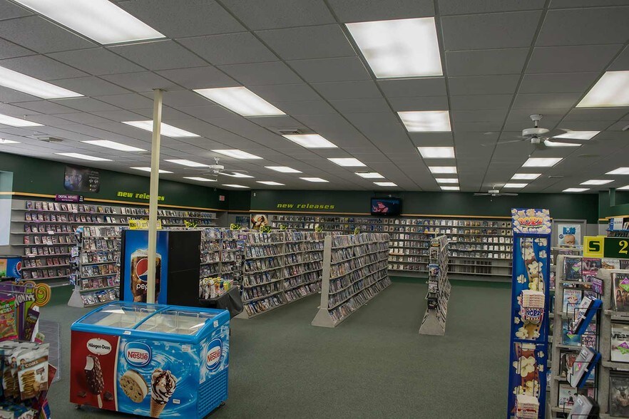 More Photos Of 53 E Market St, Wabash Storefront Retail Office For Lease