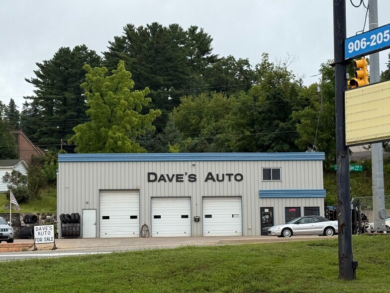 More Photos Of 1137 S Stephenson Ave, Iron Mountain Specialty For Sale