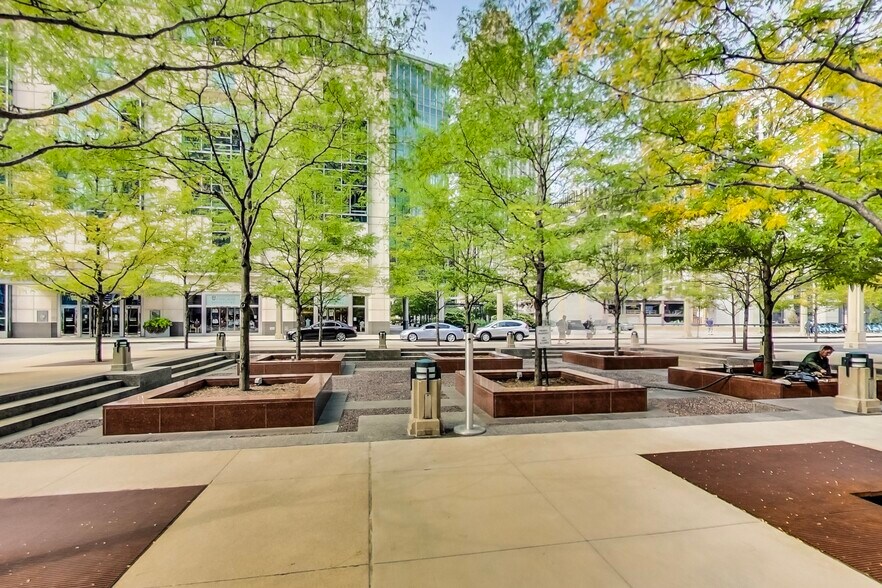 More Photos Of 455 N Cityfront Plaza Dr, Chicago Office For Lease