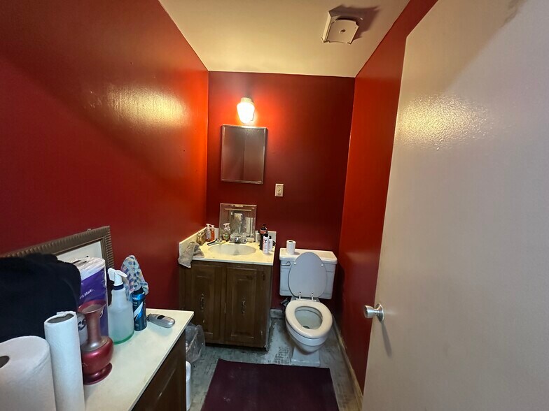 More Photos Of 3314 Millbranch Rd, Memphis Flex For Sale