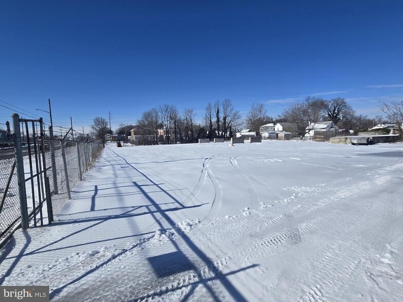 More Photos Of 512-520 W Chestnut Ave, Vineland Light Distribution For Sale