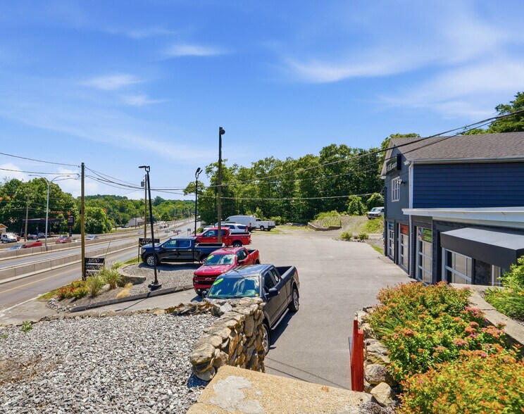 More Photos Of 1097 Eddie Dowling Hwy, North Smithfield Service Station For Sale