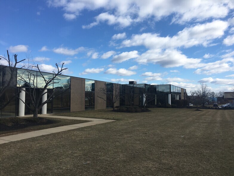 More Photos Of 60 Blacksmith Rd, Newtown Medical For Lease