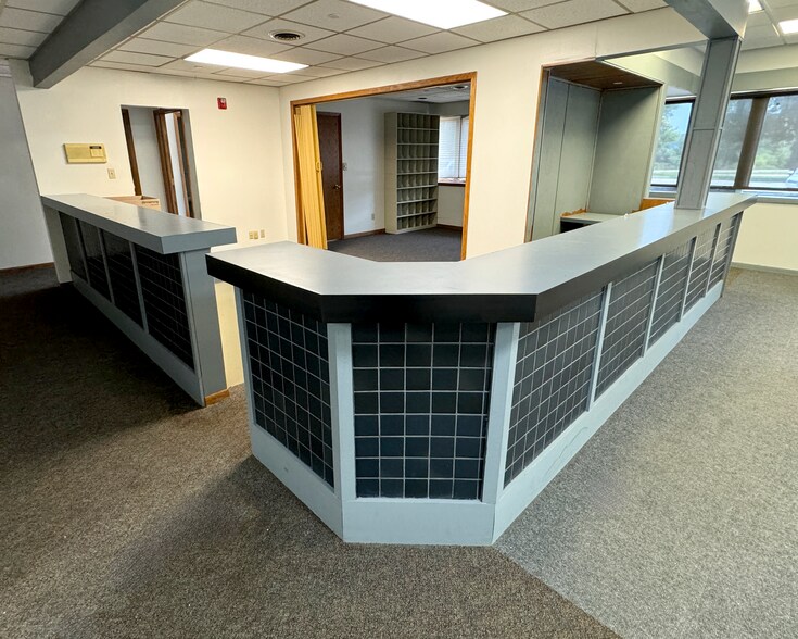 More Photos Of 974 73rd St, West Des Moines Medical For Sale