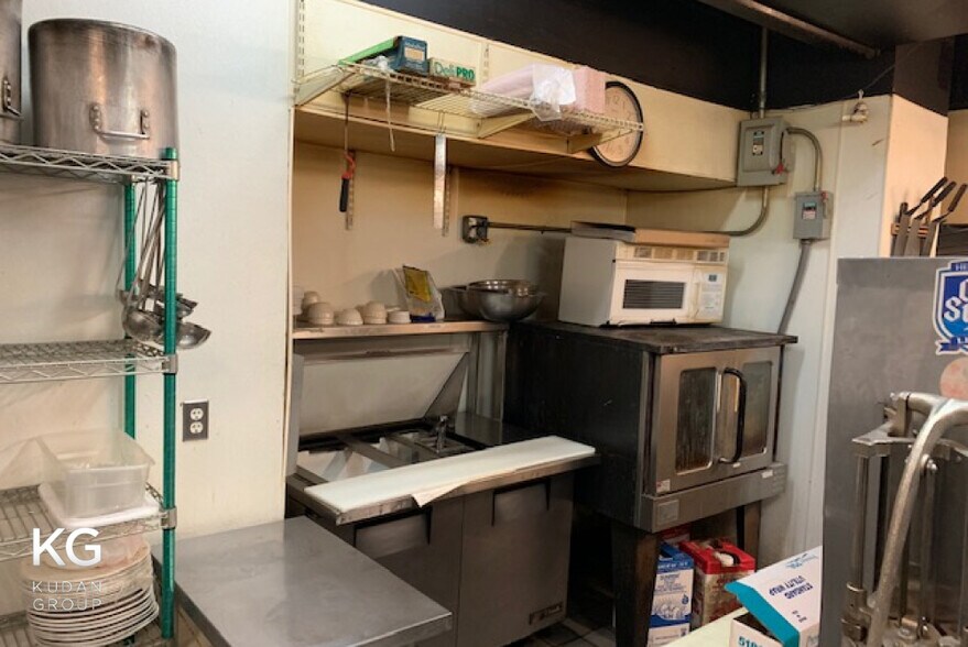 More Photos Of 22 E Hubbard St, Chicago Restaurant For Lease