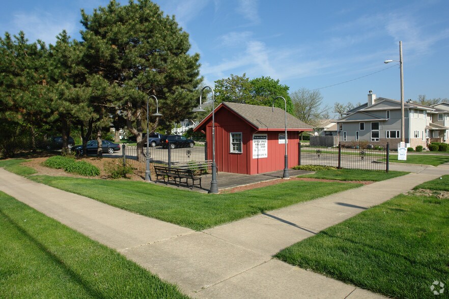 More Photos Of 475 River Bend Rd, Naperville Office For Lease