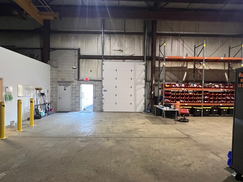 More Photos Of 171 Railroad Dr, Warminster Manufacturing For Sale