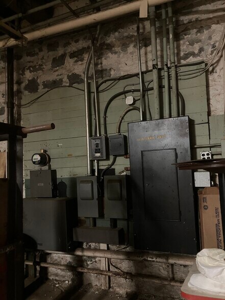 More Photos Of 588 Monroe St, Buffalo Manufacturing For Sale