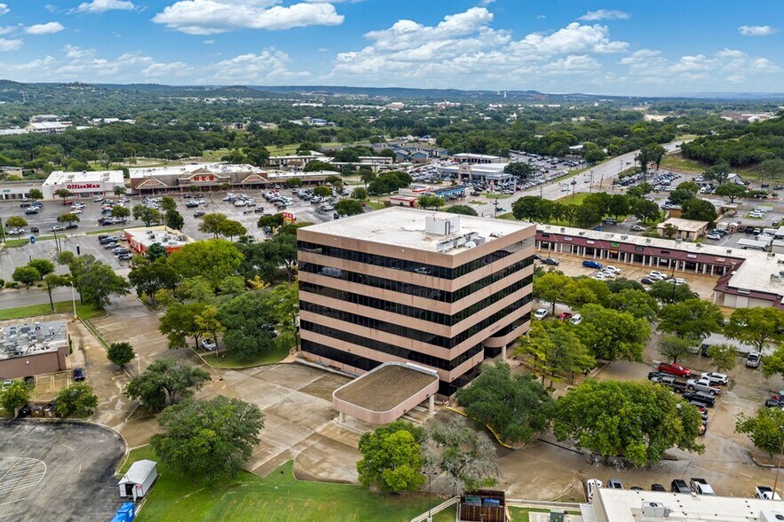 More Photos Of 222 S Sidney Baker St, Kerrville Office For Sale