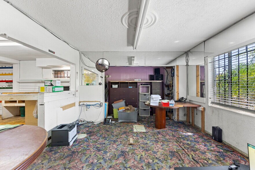 More Photos Of 5034 N Nebraska Ave, Tampa Freestanding For Sale