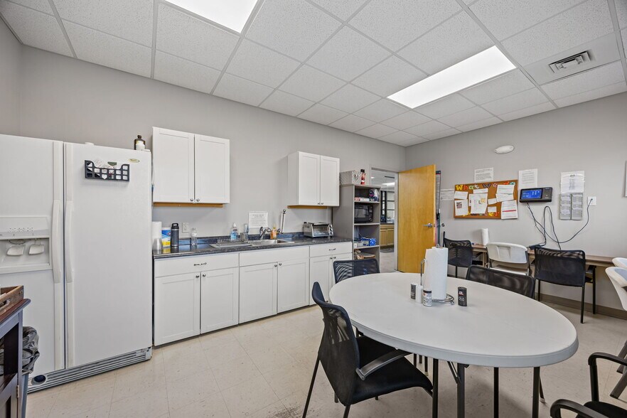 More Photos Of 9 Walden Ridge Dr, Asheville Medical For Lease