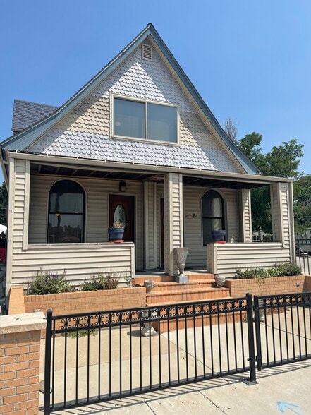 Primary Photo Of 2174 S Broadway, Denver Freestanding For Lease