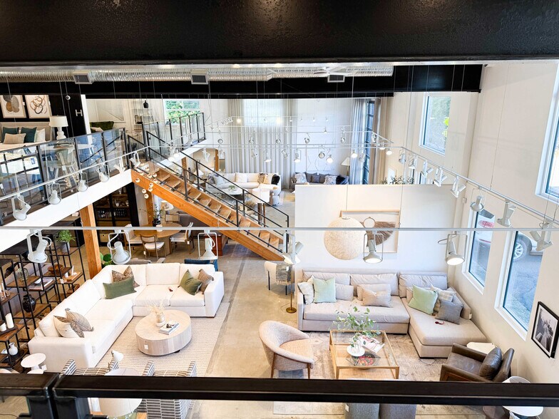 More Photos Of 1395 Pemberton Av, North Vancouver Warehouse For Lease