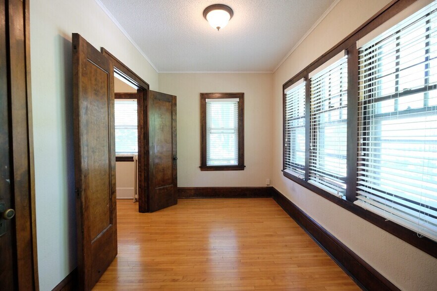 More Photos Of 107-115 Fairview Ave N, Saint Paul Apartments For Sale