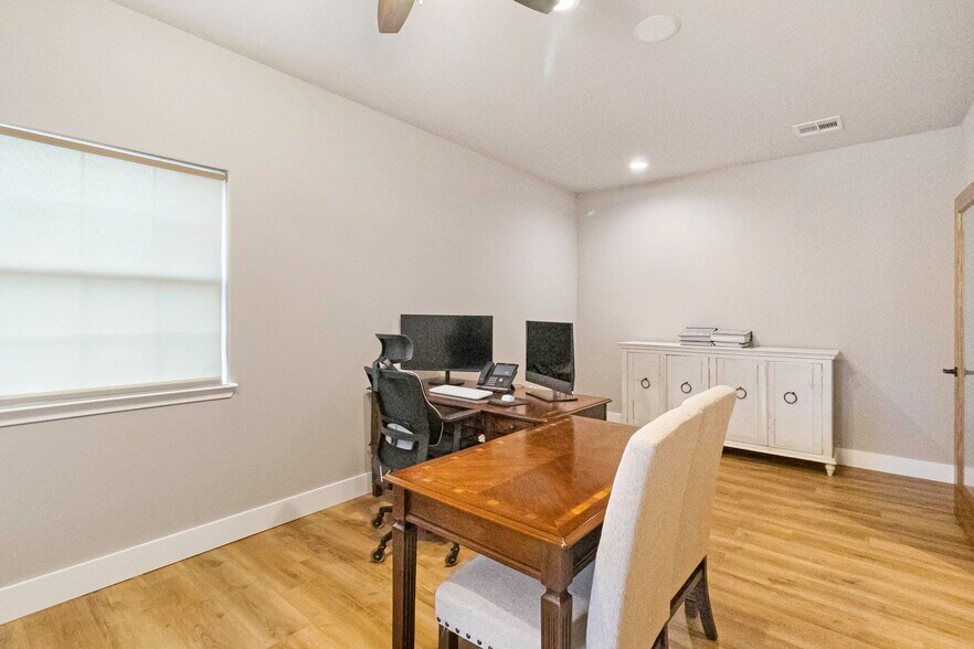 More Photos Of 7899 US Highway 190 W, Livingston Office Residential For Sale