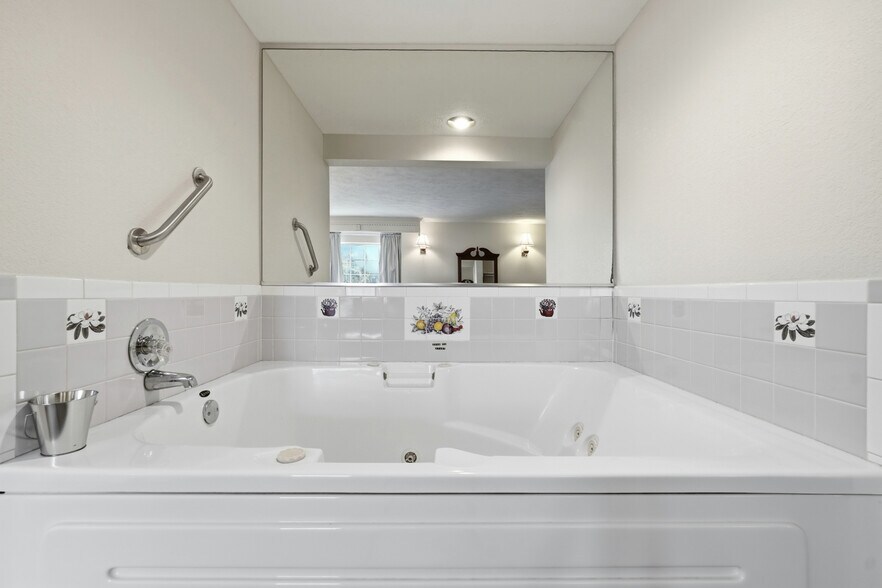 More Photos Of , Eureka Springs Unknown For Sale