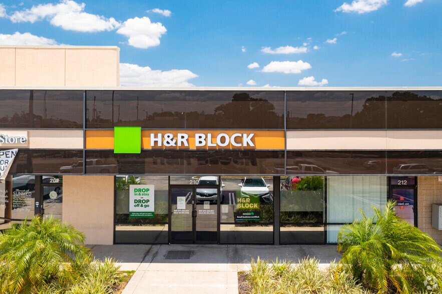 More Photos Of 11270-11270 4th St N, Saint Petersburg Unknown For Lease