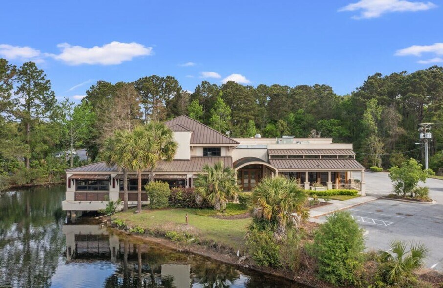 More Photos Of 1028 Johnnie Dodds Blvd, Mount Pleasant Restaurant For Sale